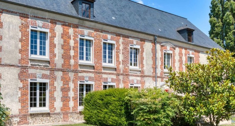 Fourniture et pose de volet roulant sur cette belle maison en Normandie dans l'Eure à côté du Neubourg 27110