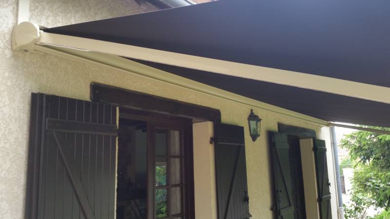 Installeur de store extérieur proche de Bourg-Achard 27, l'eure et la Seine Maritimes par leroy fermetures du Neubourg