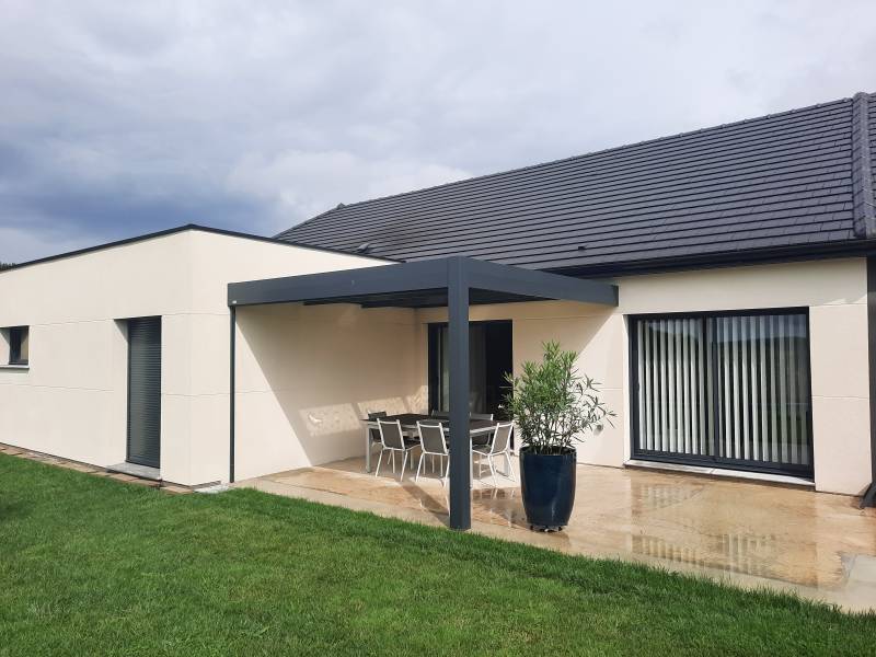 Pergola entre deux murs