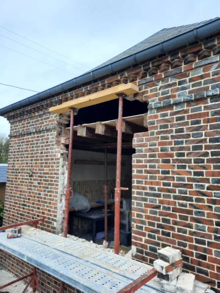 Chantier ouverture mur maison Normandie par LEROY FERMETURES
