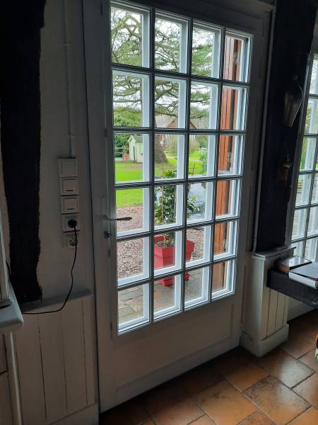 Installation fenêtres bois SYBAIE près de Bernay