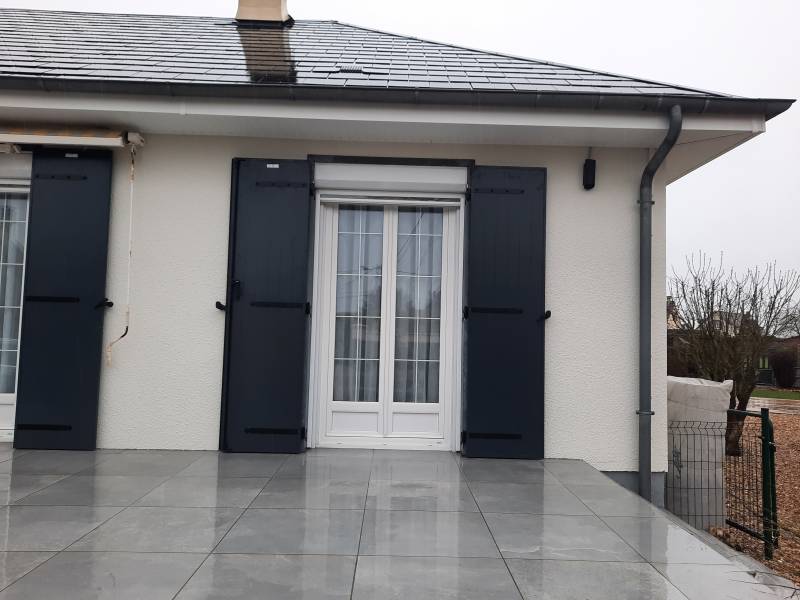 volets battants isolés maison Normandie Eure Évreux rénovation façade
