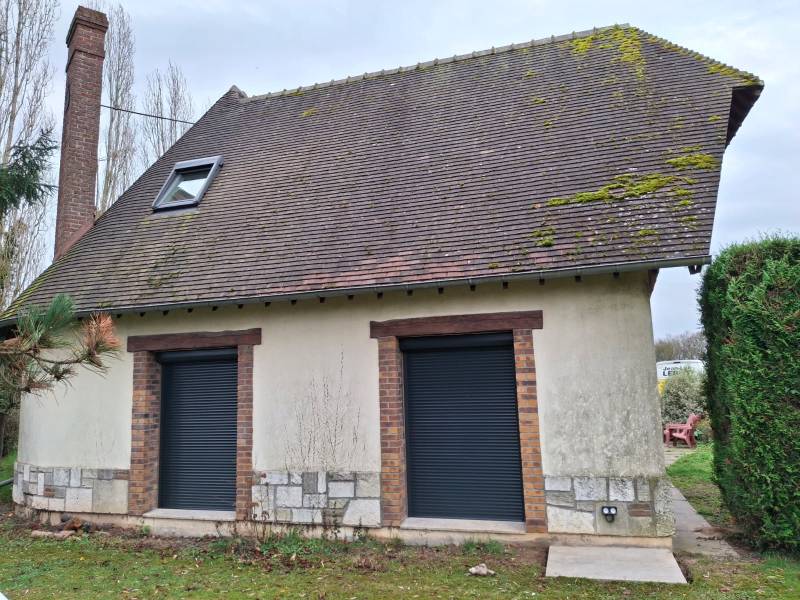 Installation volets roulants motorisés SOMFY IO RS100 pavillon