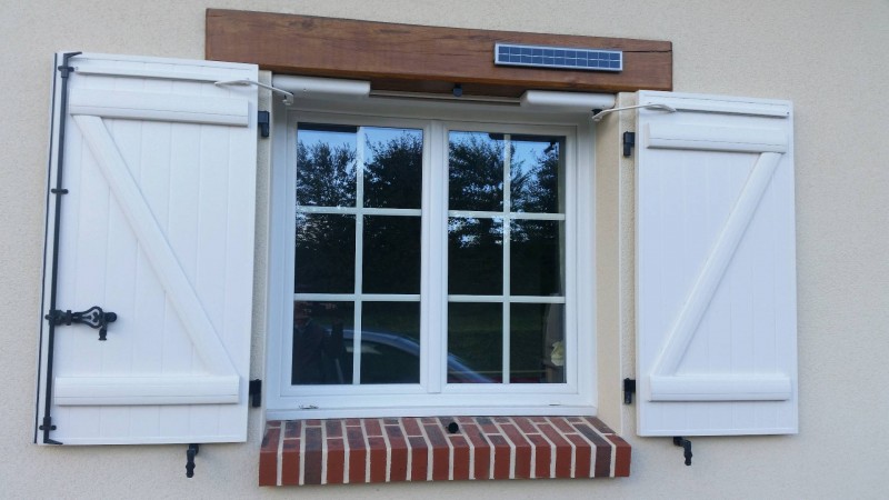 Motorisation solaire de volets battants en pvc ou aluminium dans le secteur de l'Eure (27)