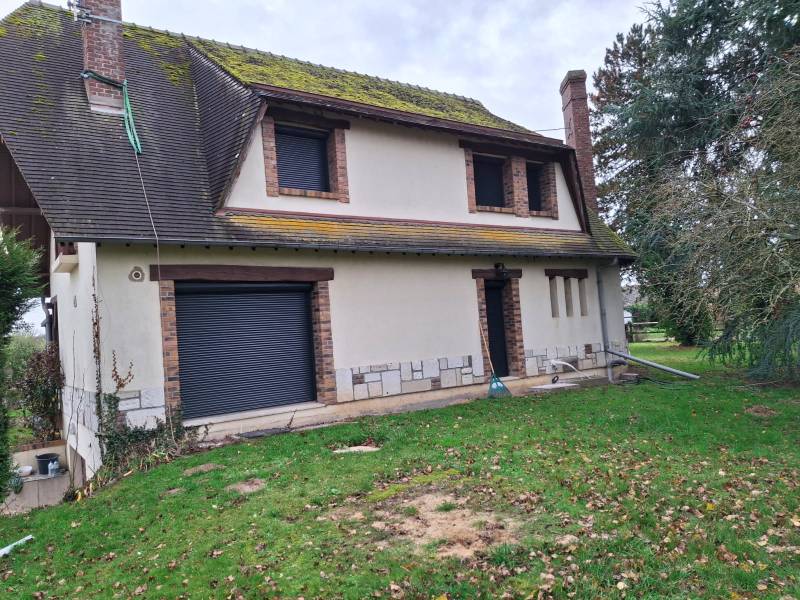 Fenêtres PVC OKNOPLAST gris 7016 maison Eure