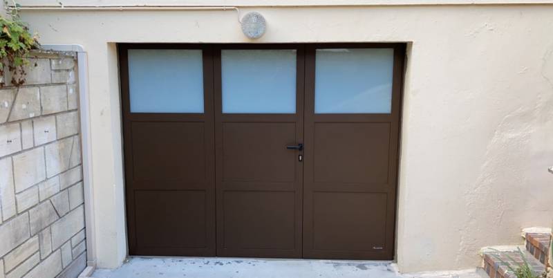 Installer d'une porte de garage en aluminium 3 x Vantaux proche du Neubourg