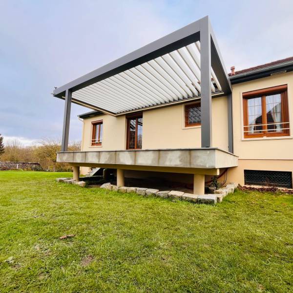 structure trois poteaux fixation murale pergola WINSOL terrasse maison française