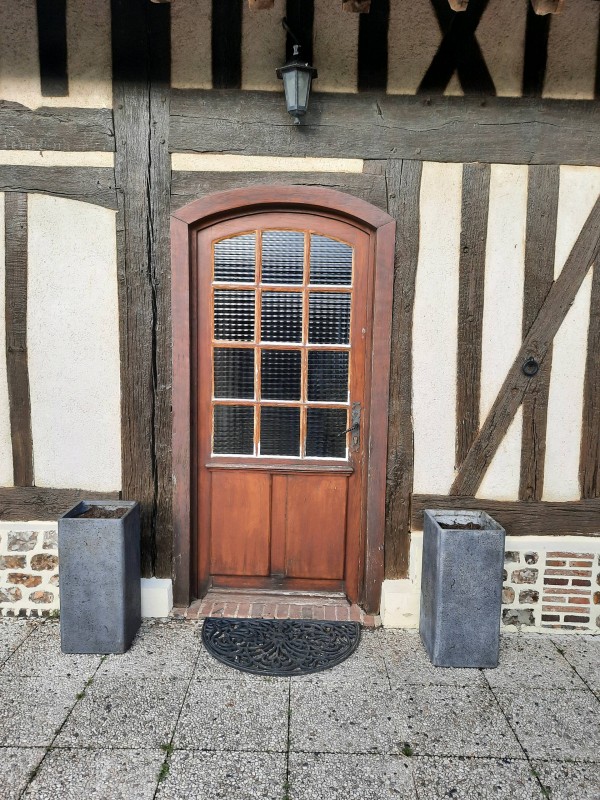 Porte d'entrée  - Isolation Service - Menuiserie,  pose de fenêtres PVC, Bois, aluminium à Nassandres en Normandie (27) par Leroy Fermeture.